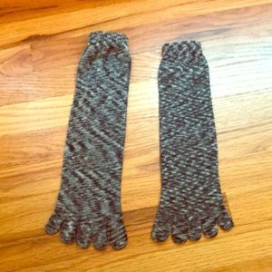 Black and grey toe socks